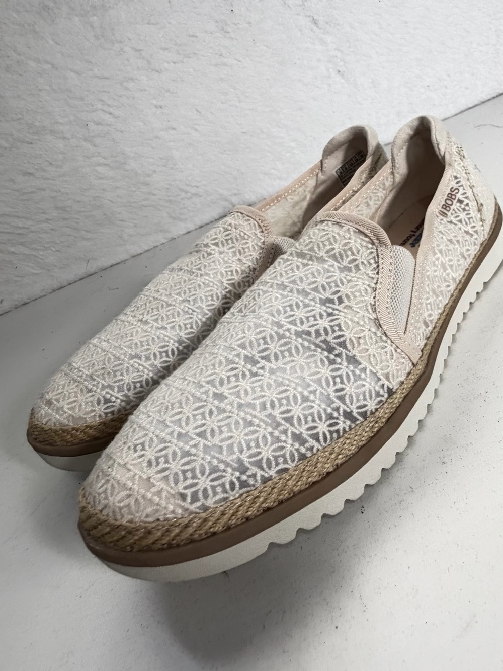 BOBS Skechers Floral Lace Espadrille Slip On Memory Foam Off White Womens 9
